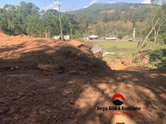 Imagem Terreno a Venda no Bairro do Centro em Piranguçu - MG.