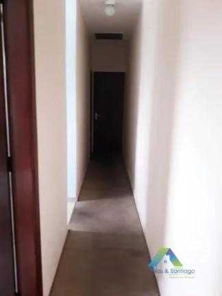 Imagem Lindo sobrado com 4 dormitórios com 3 vagas de garagem com localização privilegiada.
