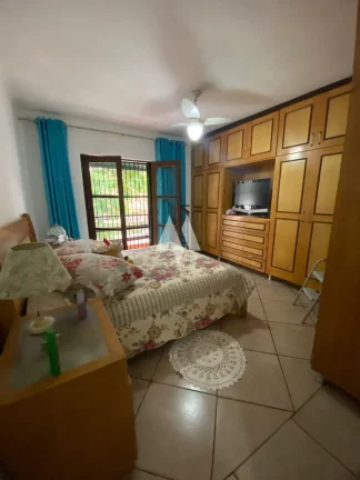 Imagem Casa Padrão- 5 dormitórios sendo 4 suítes - Aparecida / Santos