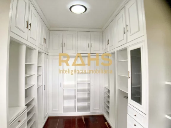 Imagem Apartamento Espaçoso em Ótima Localização Com 361,96 de área privativa, esse apartamento conta ...