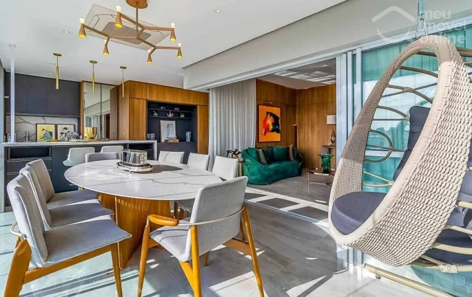 Imagem Cobertura a venda na Vila Nova Conceição, com 272 m2 sendo 4 suítes, closet e piscina privativa