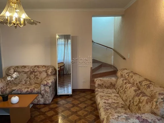 Imagem Sobrado com 250 metros quadrados, living, ampla cozinha com armários, 3 dormitórios sendo 1 suíte...