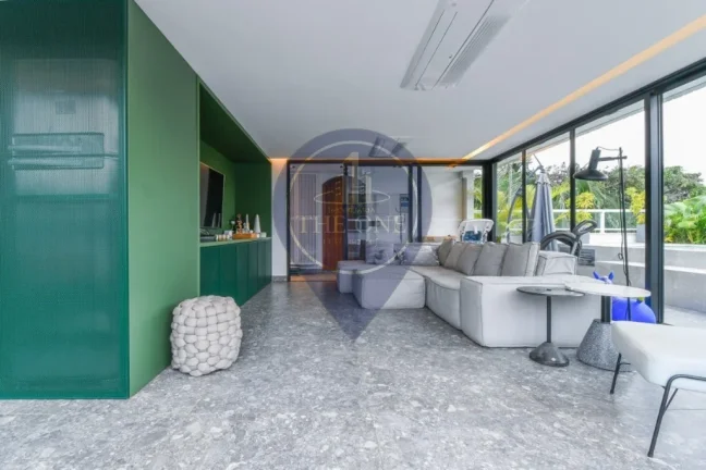 Imagem Cobertura de luxo à venda em São Paulo-SP, Alto de Pinheiros: 3 quartos, 1 suíte, 2 salas, 4 banheiros, 2 vagas, 260 m². Venha conferir!