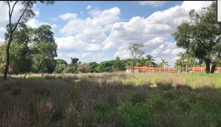 Imagem Terreno para chácara dentro de condomínio no interior de São Paulo