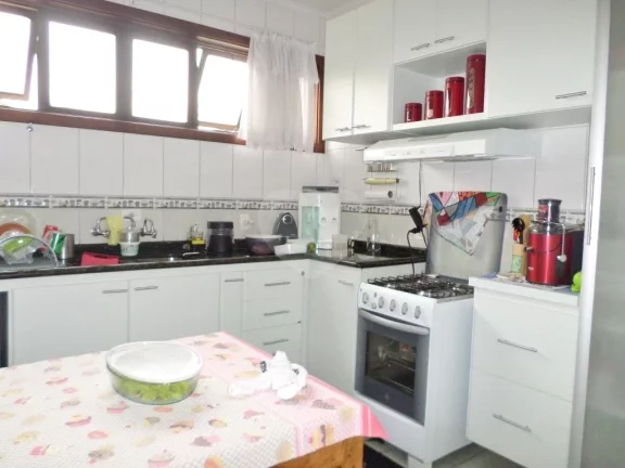 Imagem Casa à venda com 4 quartos, sendo 2 suítes, em Morumbi, São Paulo - SP
