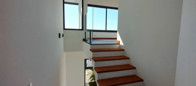 Imagem Casa à Venda, Lindo Sobrado Geminado, 03 Suítes, 163 m2, Financiável, no Jardim Campeche, Florianópolis/SC