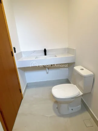 Imagem Descubra o conforto e a praticidade desta encantadora casa no Condomínio Terras da Estância. Com u...