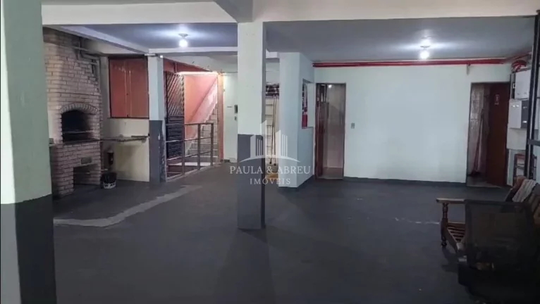Imagem Aluga-se Salão Comercial de 200m², Energia Trifásica, Acesso 17 degraus, Churrasqueira, Banheiros no Jardim Campo Verde, Mauá-SP