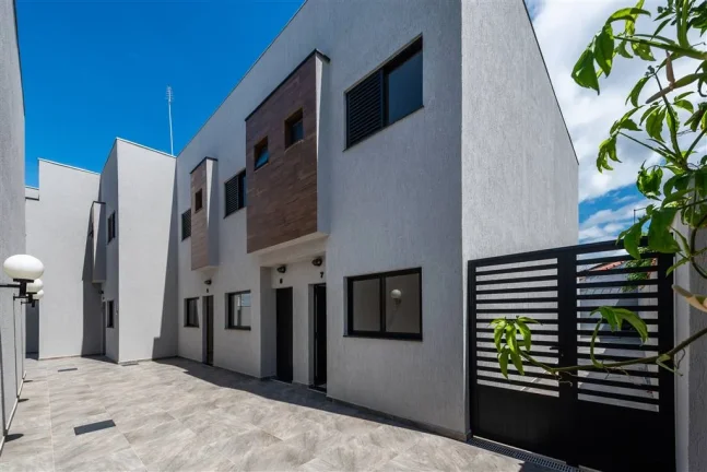 Imagem CASA COM 98 m² - VILA ANHANGUERA - MONGAGUA SP