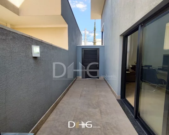 Imagem Casa de alto padrão térrea com 03 suítes, com ar condicionado, suíte master conta com closet, banheiro já com duas cubas e dois chuveiros;
