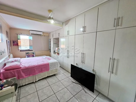 Imagem # Casa dos Seus Sonhos à Venda no Bairro Montese ### Descrição do Imóvel Apresentamos uma casa e...