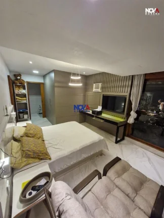 Imagem Conheça esta deslumbrante casa triplex, com 280m de área privativa, localizada no condomínio no R...