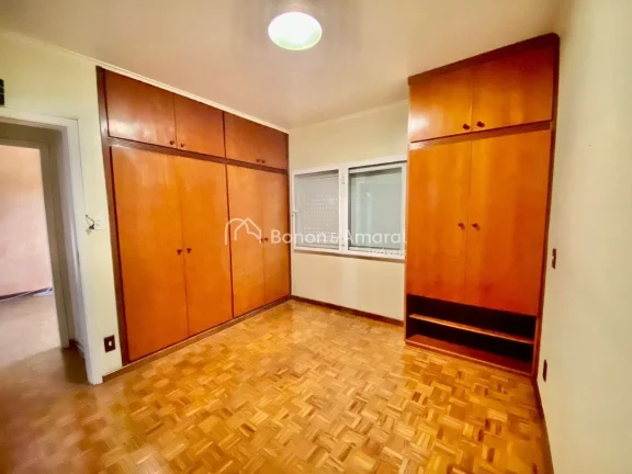 Imagem Amplo apartamento no Cambuí, próximo ao Centro de Campinas, com 118m².
Com 3 quartos + 1, sendo 1...