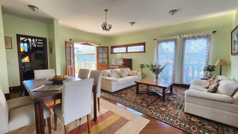 Imagem Casa em Condomínio para Venda em Teresópolis / RJ no bairro Golfe