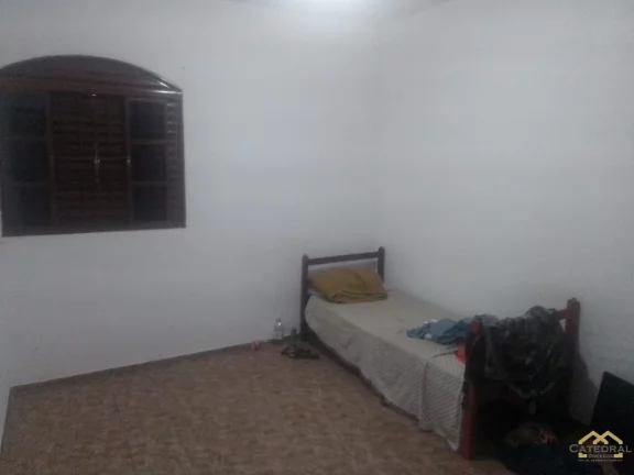 Imagem Casa térrea em localização privilegiada na Vila Arens
