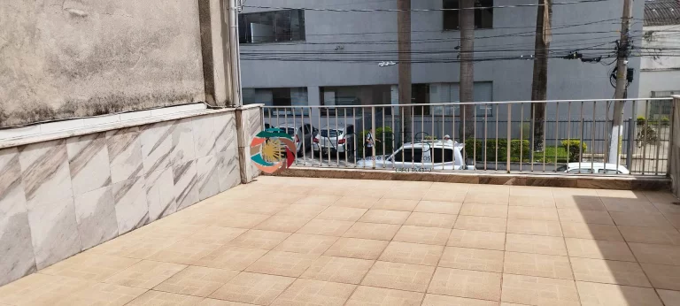 Imagem Casa com 177m², 4 quartos e 2 vagas - Excelente para todo tipo de comércio