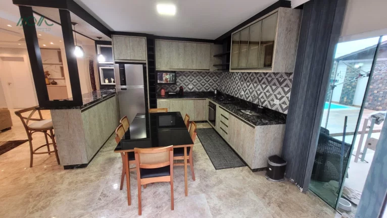 Imagem Excelente Casa em Itapoá, com Piscina e perto da praia