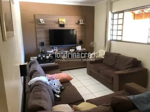 Imagem Casa Ampla na Zona Norte de Londrina – 382m² de terreno, 180m² construídos, 3 quartos, 5 vagas e espaço para futura área gourmet!