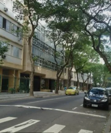 Apartamento 2 quartos reformado santa clara Copacabana de frente sol manhã