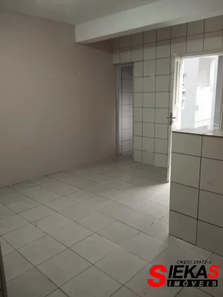 Imagem Casa comercial para venda ou locação em São Paulo-SP, Tatuapé: 5 quartos, 3 banheiros, 2 vagas, 200m². Venha conferir!
