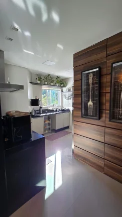 Imagem Apartamento Alto Padrão á venda com 3 suítes e 4 vagas localizado em Balneário Camboriú.