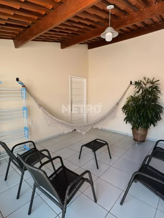 Imagem Casa à venda no Caminho do Sol, 3 4, sendo 01 suíte, escritório, piscina