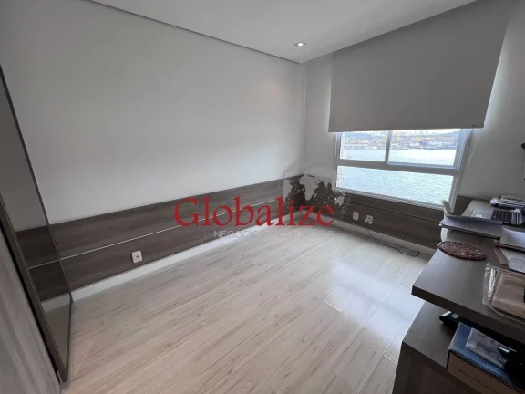 Imagem Apartamento à venda com 189m², 4 quartos, 2 suítes, 3 vagar e lazer completo por R$2.500.000,00 na Ponta da Praia em Santos