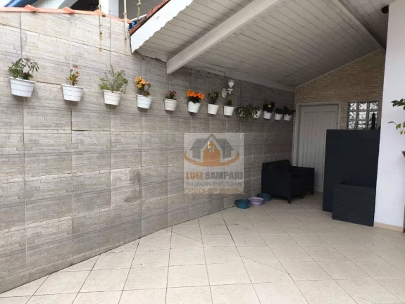 Imagem Casa Térrea, 3 Dormitórios + Edícula, Piscina Infantil, 300 metros Baln. Gaiovota