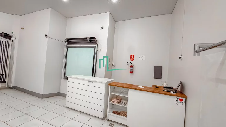 Imagem EXCELENTE PRÉDIO COMERCIAL DE ESQUINA EM LOCALIZAÇÃO PRIVILEGIADA NO PARQUE LEPORACE NA AVENIDA TEOTÔNIO VILÉLA 01 QUADRA DA AV. ABRAHÃO BRICKMANN