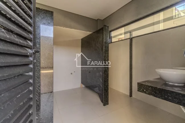 Imagem Espaço Comercial Premium em Alphaville Nova Esplanada: Sua Próxima Sede de Sucesso!
