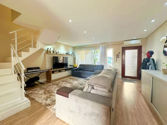 Imagem Casa triplex com quintal e suíte master  Granja Viana