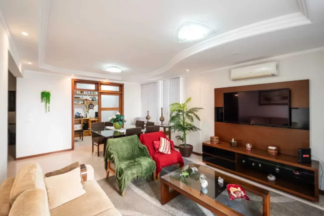 Imagem Apartamento com 3 dormitórios sendo 1 suíte e 2 vagas na região Central de Balneário Camboriú SC