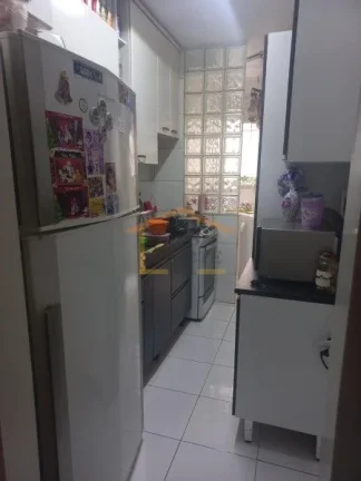 Imagem Apartamento com 65m², dispõe de 3 dormitórios, 1 banheiro, sala para dois ambientes, varanda, coz...