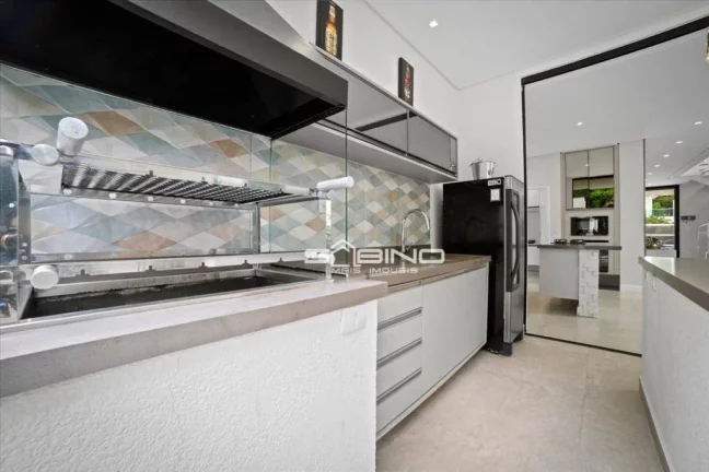 Imagem Oportunidade na Riviera, casa à venda e Locação anual, com 5 dormitórios 5 suítes 337m² de área útil