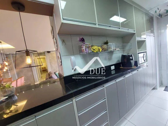 Imagem Apartamento em condominio clube, oriinalmente com 3 dormitórios e hoje com sala estendida. 1 vaga de garagem garantida e livre. PORTEIRA FECHADA