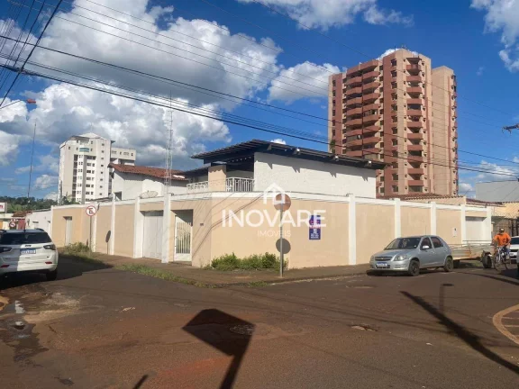 Imagem Casa com 4 dormitórios à venda, 400 m² por R$ 2.000.000,00 - Setor Central - Itumbiara/GO