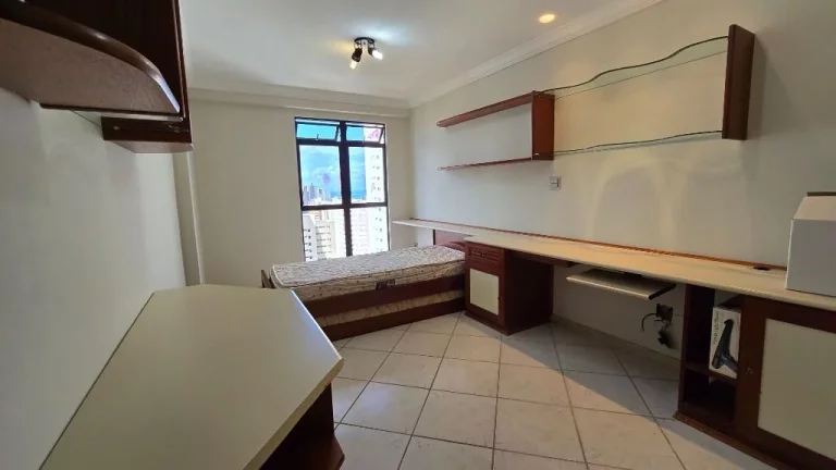 Imagem Apartamento com 4 dormitórios à venda, 220 m² por R$ 1.200.000,00 - Brisamar - João Pessoa/PB