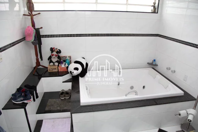 Imagem Ótimo sobrado de 350m² com 3 dorm. e 2 suítes - Cidade Nova, Jundiaí/SP