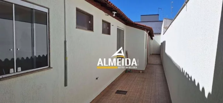 Imagem Casa com 3 dormitórios à venda por R$ 400.000,00 - Estádio - Rio Claro/SP