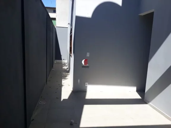 Imagem VENDO MARAVILHOSA CASA 3 QTS COM QUINTAL ENSEADA JACARAIPE