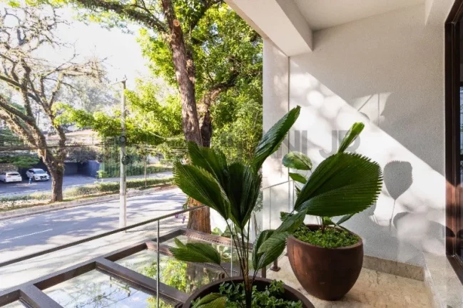 Imagem Imóvel comercial de prestígio no coração do Jardim Paulista: 10 salas, 10 banheiros, 700m² em São Paulo-SP!