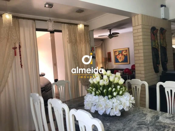 Imagem CASA 3 DORMITÓRIOS NO CENTRO DE SANTIAGO
