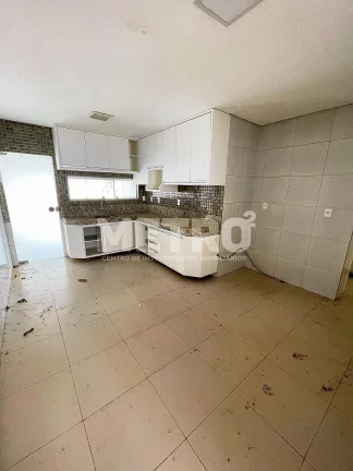 Imagem Casa à venda no Cond. Summerville com 4 quartos, sendo 3 suítes, PETROLINA - PE