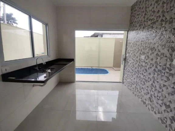 Imagem Casa para Venda em Itanhaém, Belas Artes, 2 dormitórios, 2 suítes, 1 banheiro, 2 vagas