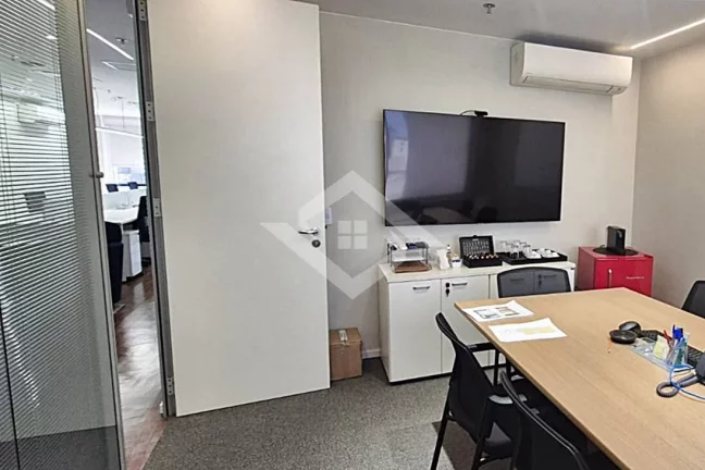 Imagem Leblon Alugo Sala 142m2 com ar central e 2 Vagas