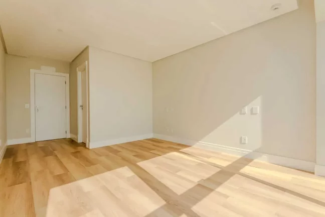 Imagem Apartamento com 3 suítes e 3 vagas de garagem em Balneário Camboriú