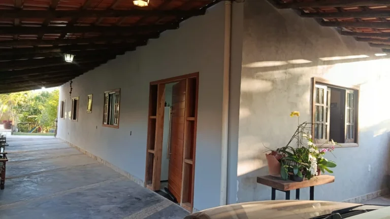 Imagem Chácara à venda em Araçoiaba da Serra-SP, Bairro Cercado, 2 quartos, 1 suíte, 1 sala, 2 banheiros, 6 vagas, 1.100m².