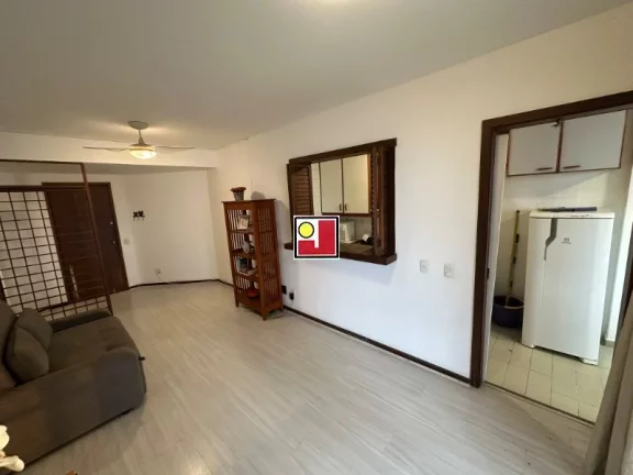 Imagem Vendo 1Q na praia da Barra (Lucio Costa), andar médio, 1vg, ônibus, clube, piscina, sauna, tênis, squash, skate, futebol, pier, ginasio, academia