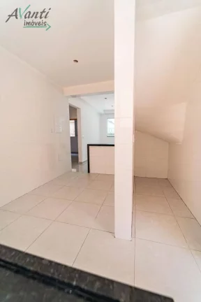 Imagem Casa sobreposta à venda no Campo Grande em Santos – 3 suítes, 4 vagas – R$ 1.300.000