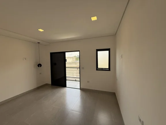 Imagem Casa Semi Mobiliada à Venda com Piscina e Suíte Nova Jaguarí